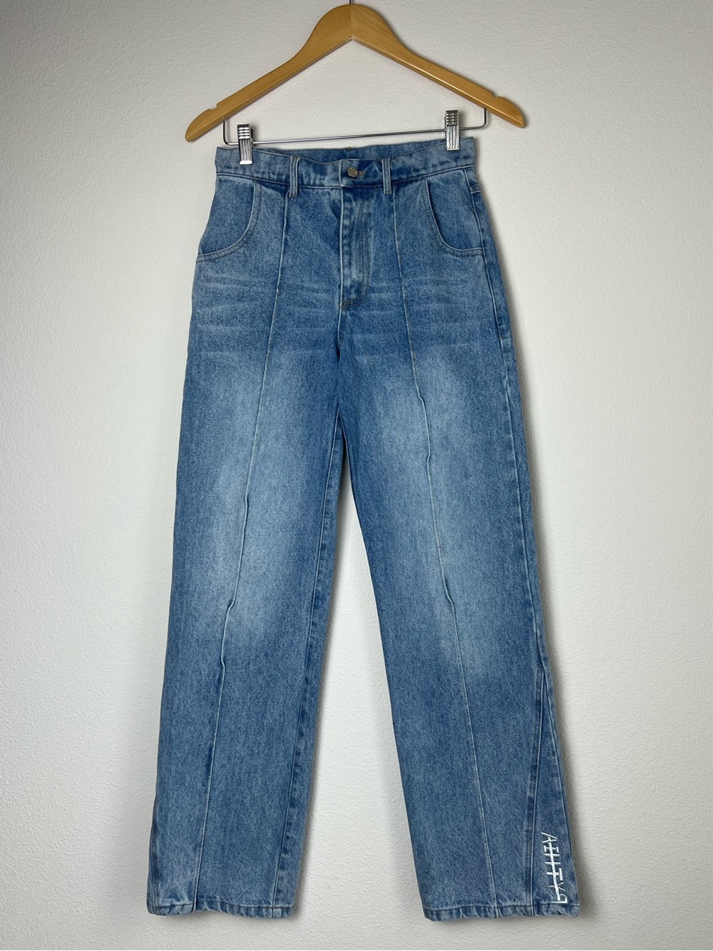 Pythia LA Wide Leg Baggy Jeans Sz 26 Light Wash‎ Pleated Embroidered Y2K Skater